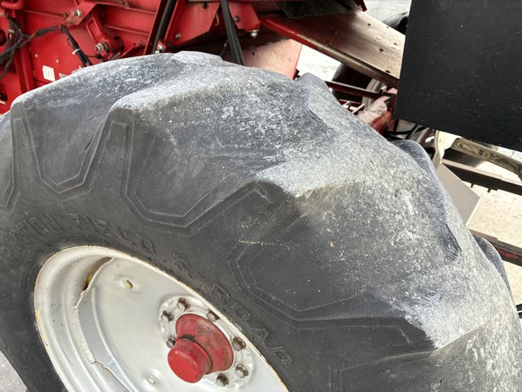 1990-case-ih-1660-image-46