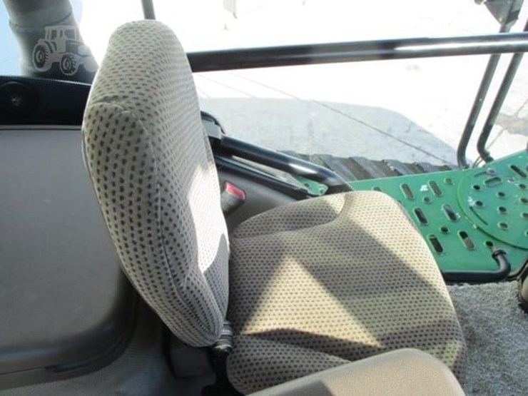 2013-john-deere-8360rt-image-25