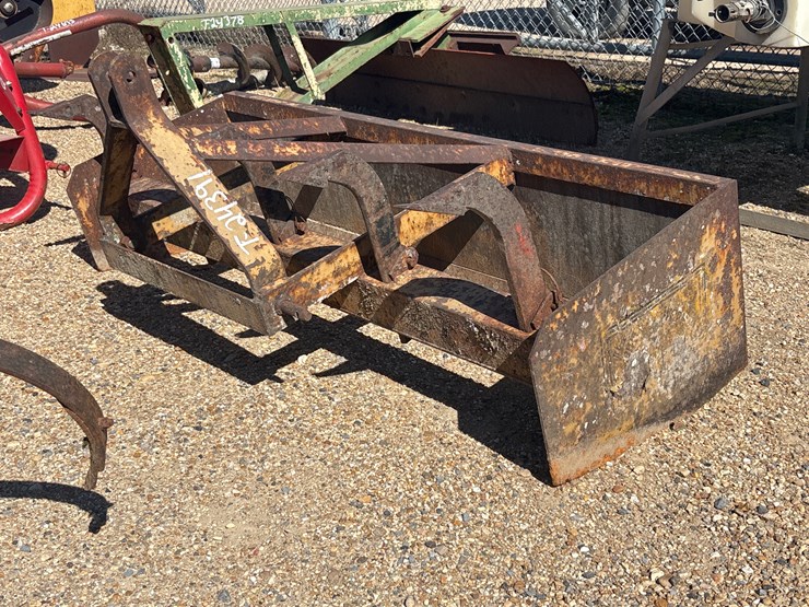 #24391-•-big-bee-5ft-grader-box-image-1