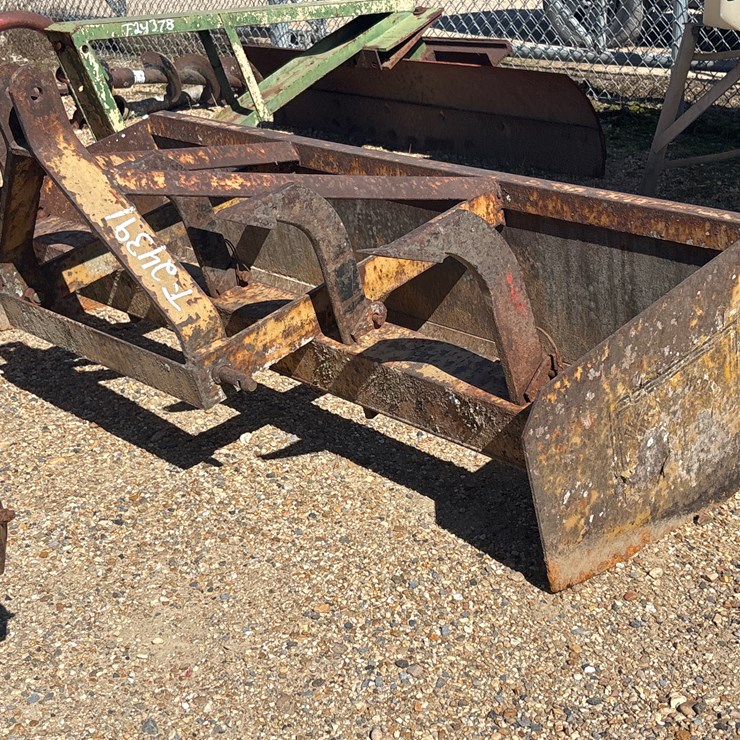 #24391 • BIG BEE 5FT GRADER BOX