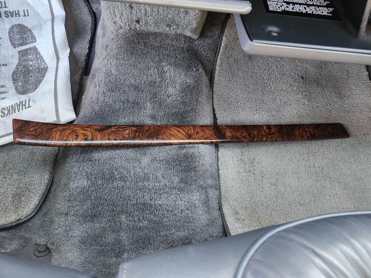 1990-chrysler-new-yorker-fifth-avenue-image-24