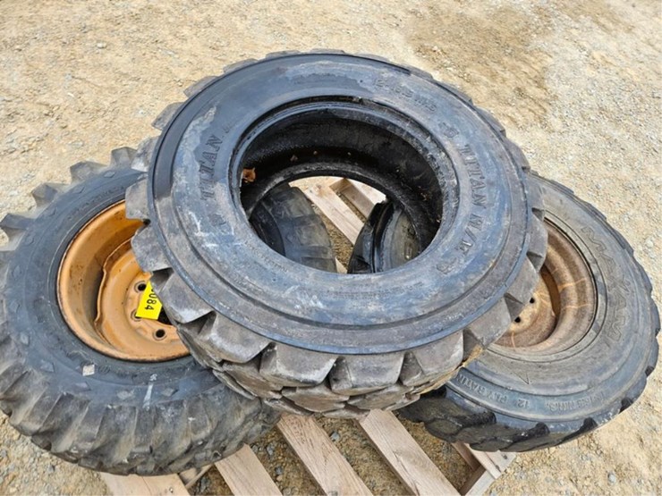 #3084-•-(3)-12-16.5tires-image-5