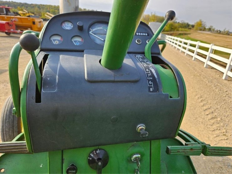 john-deere-2520-image-23