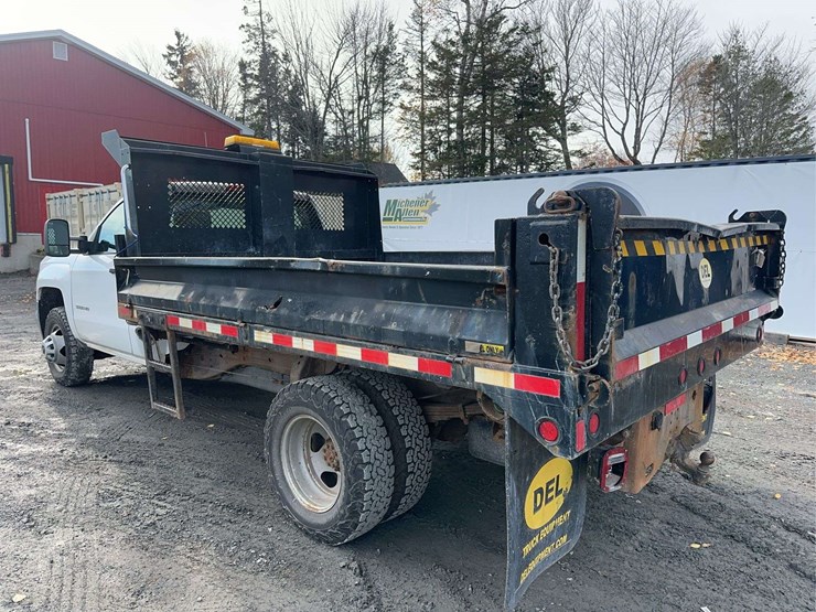 2015-chevrolet-3500hd-image-7