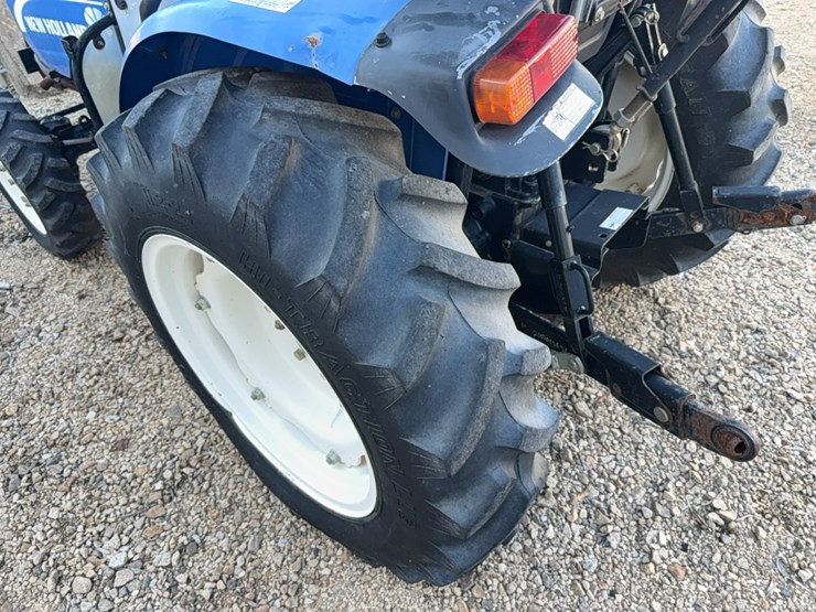 new-holland-boomer-30-image-54