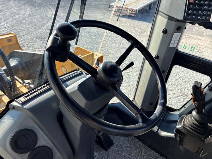 #122215-•-2019-jd-524l-#1dw524lzekf700961-image-80