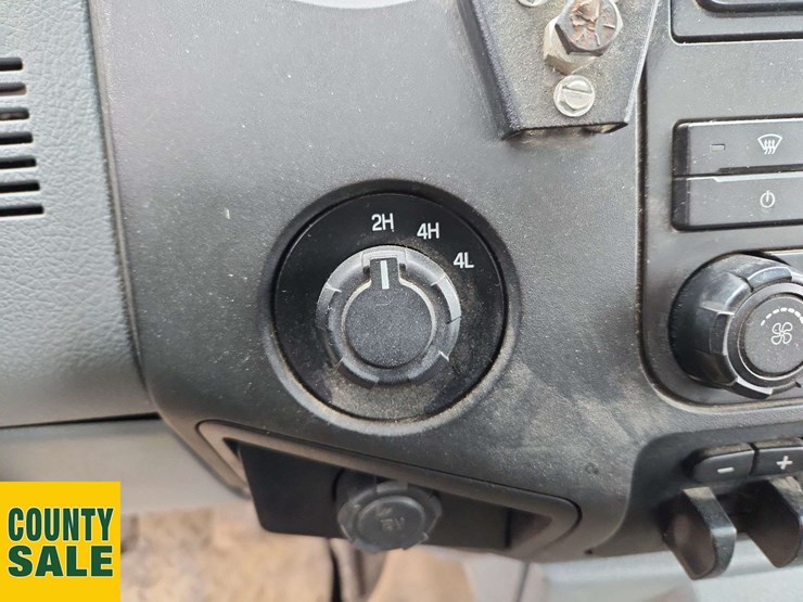 2013-ford-f550-image-13