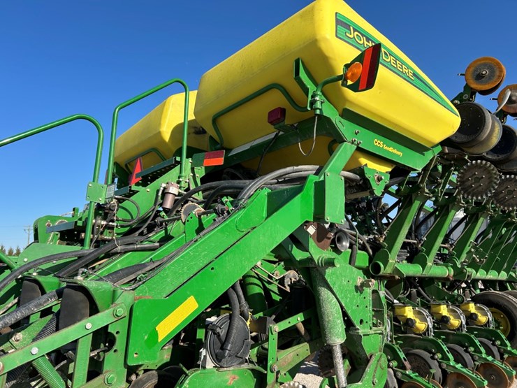 2004-john-deere-1790-image-65