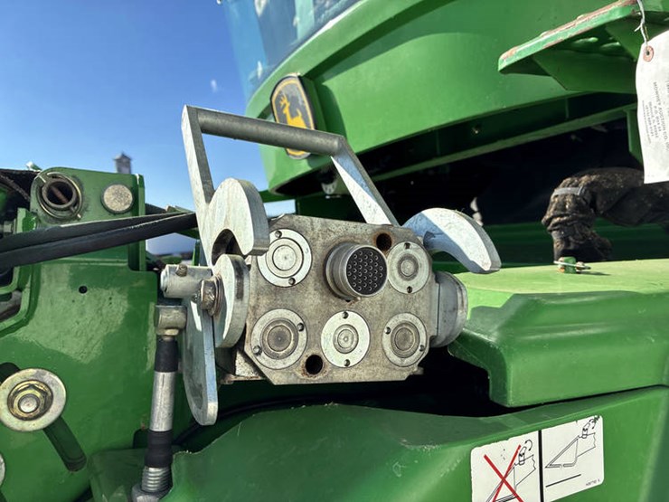 2009-john-deere-9770-sts-image-26
