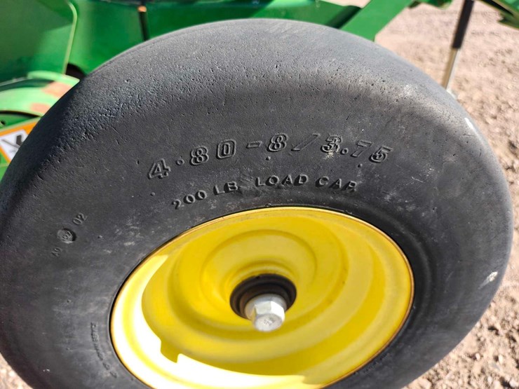 2023-john-deere-560m-image-27