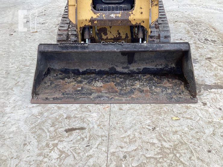 2020-caterpillar-259d3-image-9