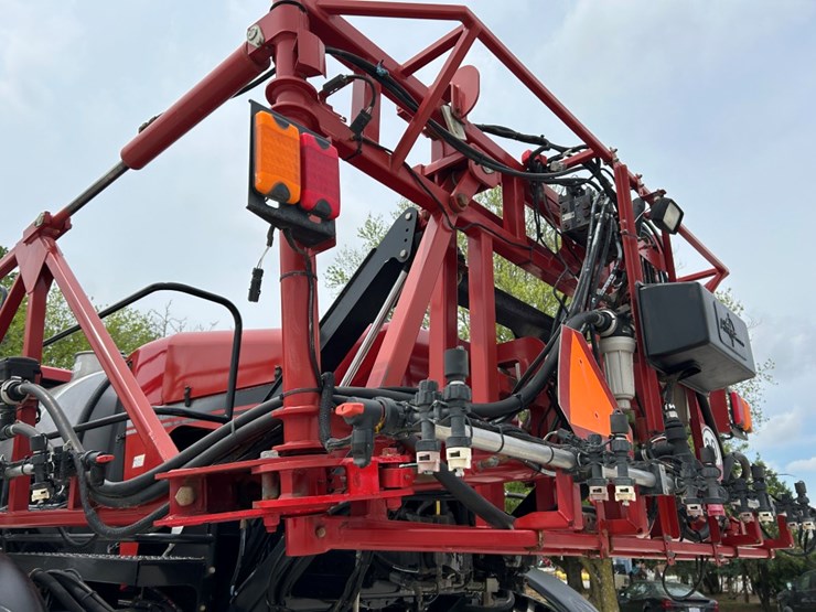 2014-case-ih-3200b-image-37