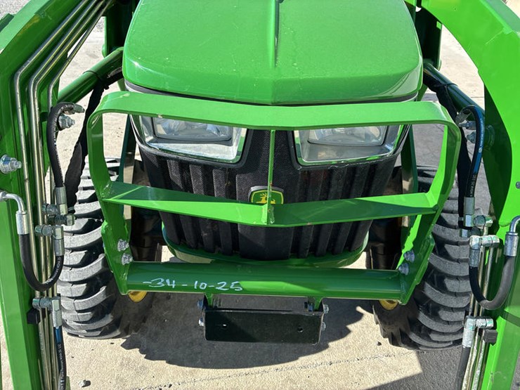 2018-john-deere-3038e-image-15
