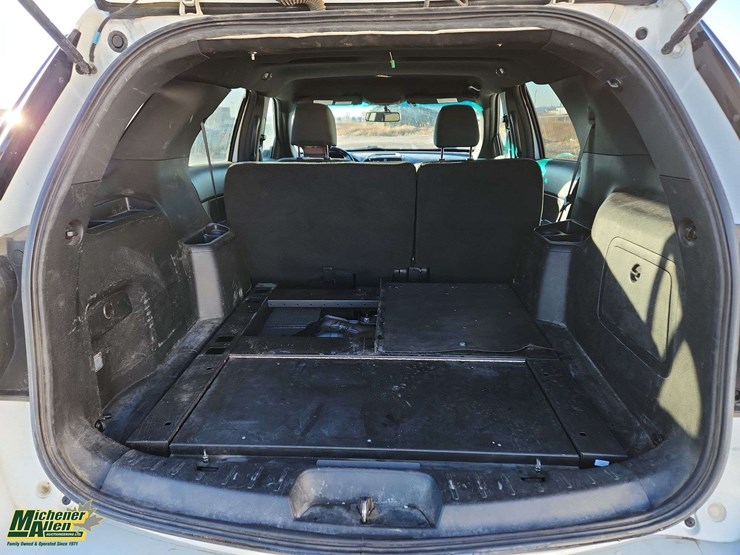 2017-ford-explorer-image-22