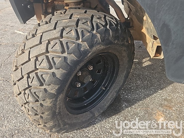 2019-club-car-carryall-1700-image-8