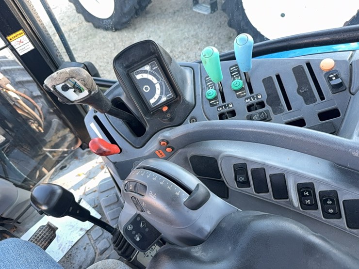 new-holland-t6070-image-71