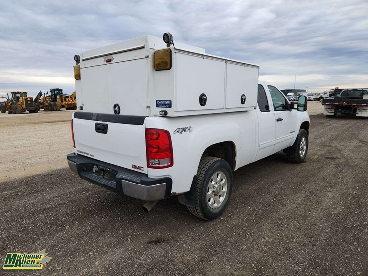 2013-gmc-sierra-2500hd-sle-image-5