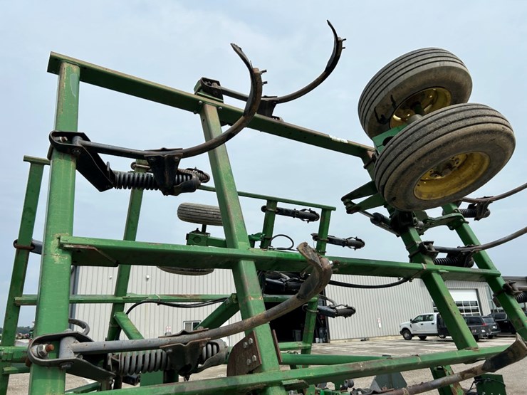 2002-john-deere-2400-image-49