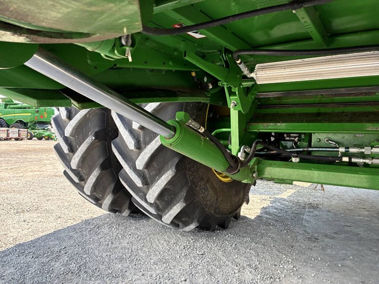 2023-john-deere-s780-image-24