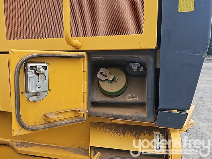 2019-deere-670g-image-32