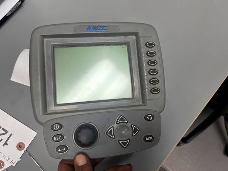 2014-kinze-3000-image-65