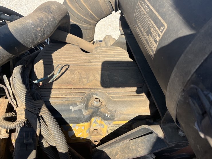 2004-caterpillar-c15-image-13