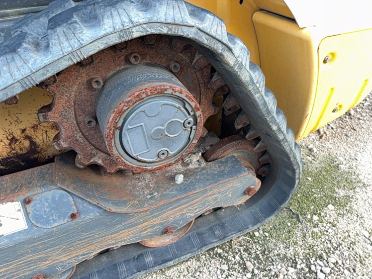 new-holland-c227-image-19