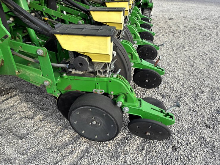2018-john-deere-1795-image-19