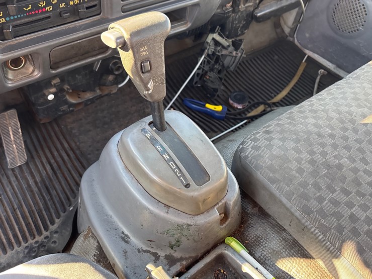 #24417-•-2007-isuza-nqr-flatbed-truck-image-11