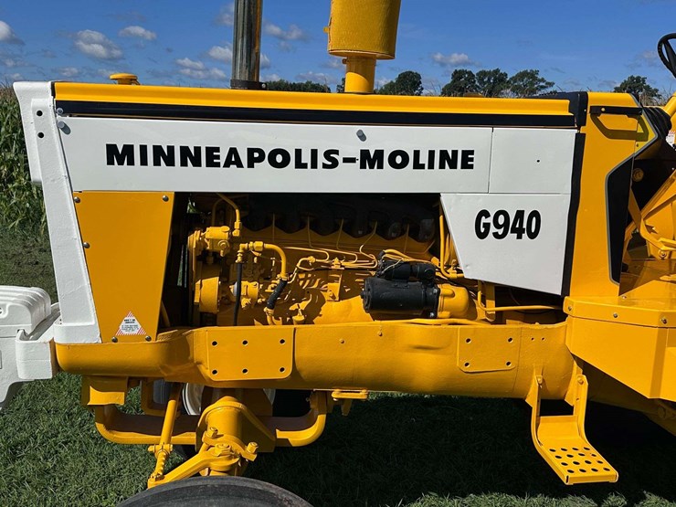 minneapolis-moline-g940-image-16