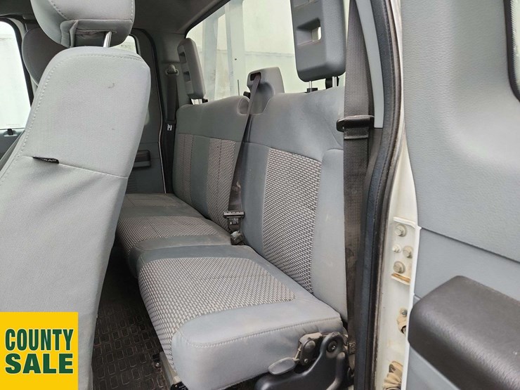 2015-ford-f550-image-17