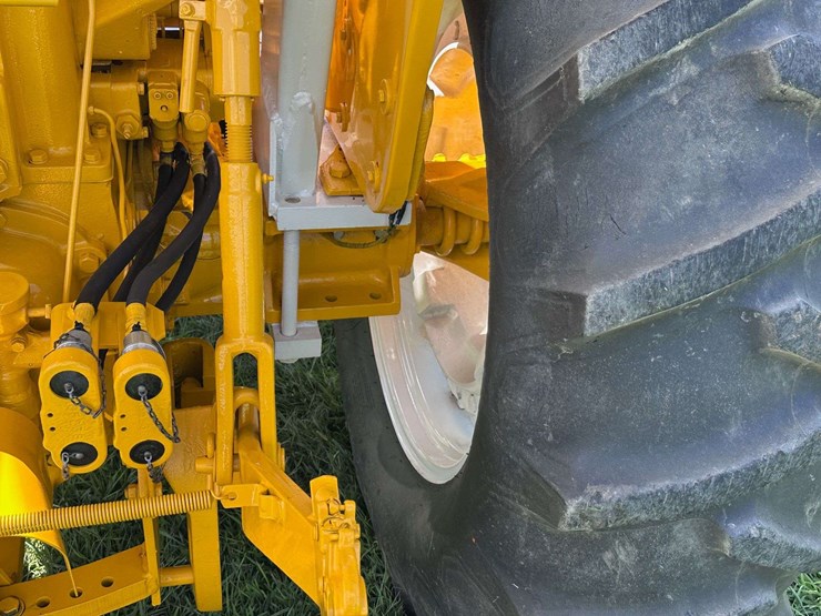 minneapolis-moline-g850-image-28