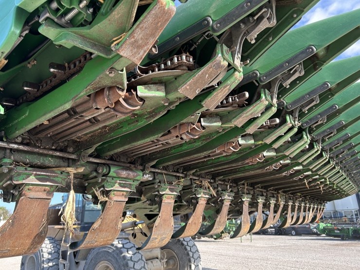 2021-john-deere-c18f-image-62