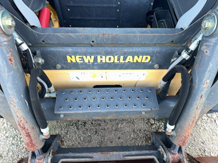 new-holland-c227-image-14