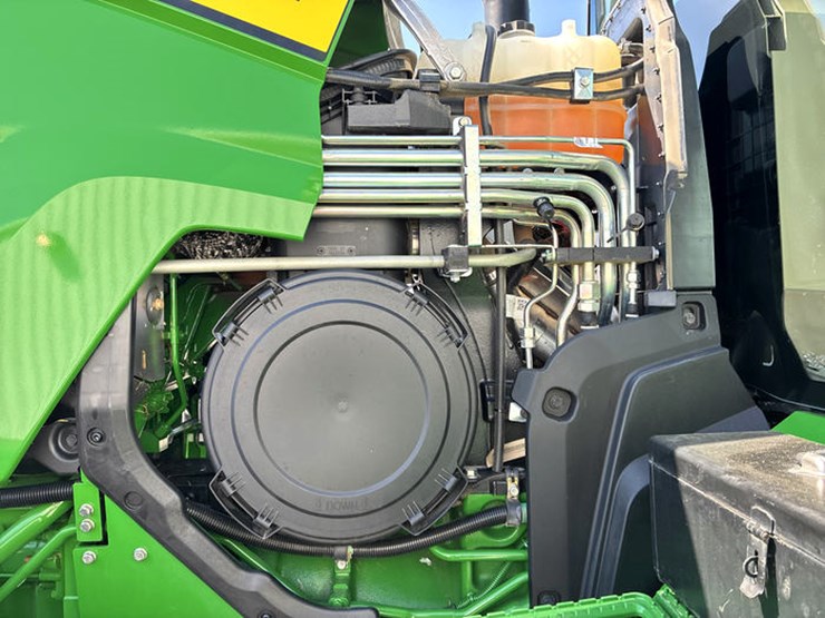 2023-john-deere-8r-370-image-44