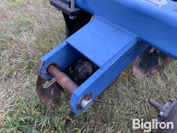 2011-blu-jet-track-master-image-13