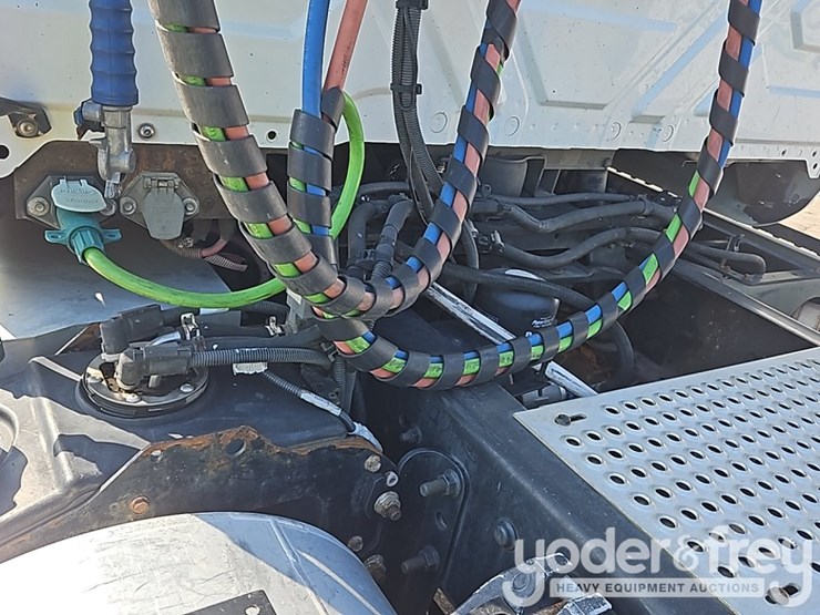 2017-international-8600-image-31