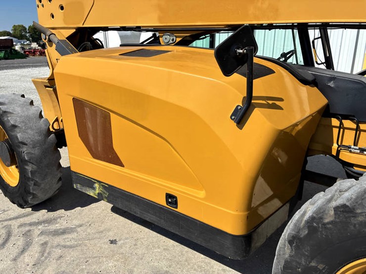 2015-caterpillar-tl943c-image-31