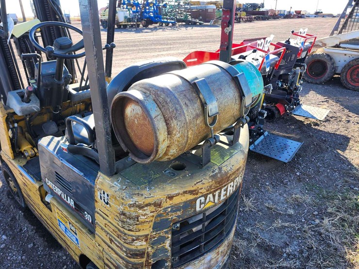 caterpillar-30-warehouse-forklift-image-21