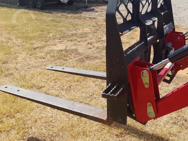 2023-mahindra-1635-hst-image-9