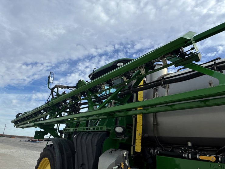 2014-john-deere-r4038-image-39