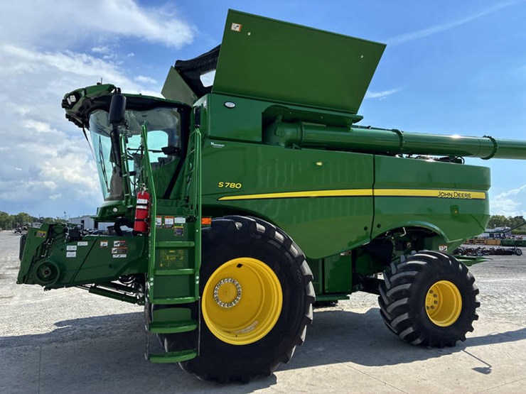 2023-john-deere-s780-image-11