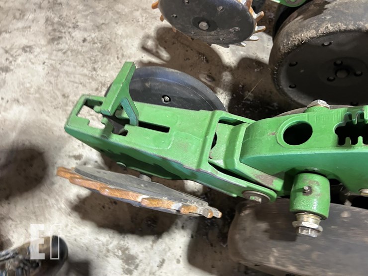 2014-john-deere-db60-image-44