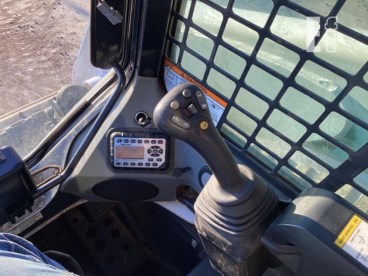 2020-bobcat-t870-image-16