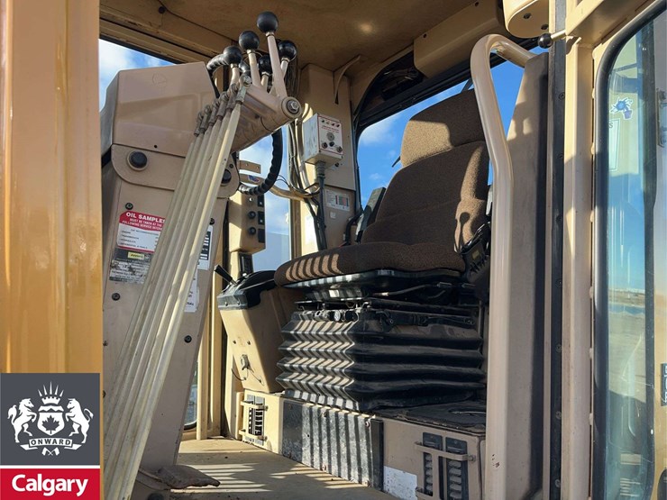 caterpillar-140h-image-11