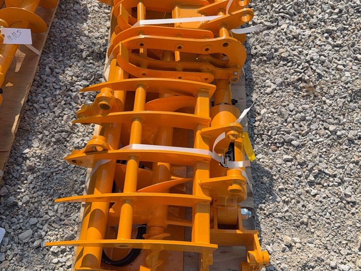 mini-excavator-attachment-set-(8-piece-kit)-image-3