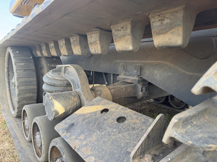 caterpillar-20-image-11