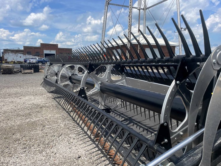 2023-mac-don-fd240-image-17