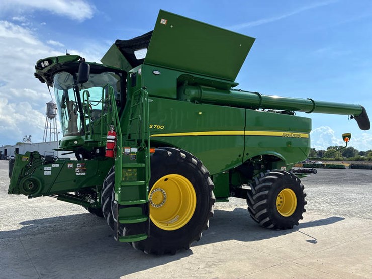 2023-john-deere-s780-image-12