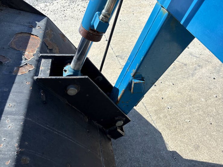 new-holland-2120-image-17